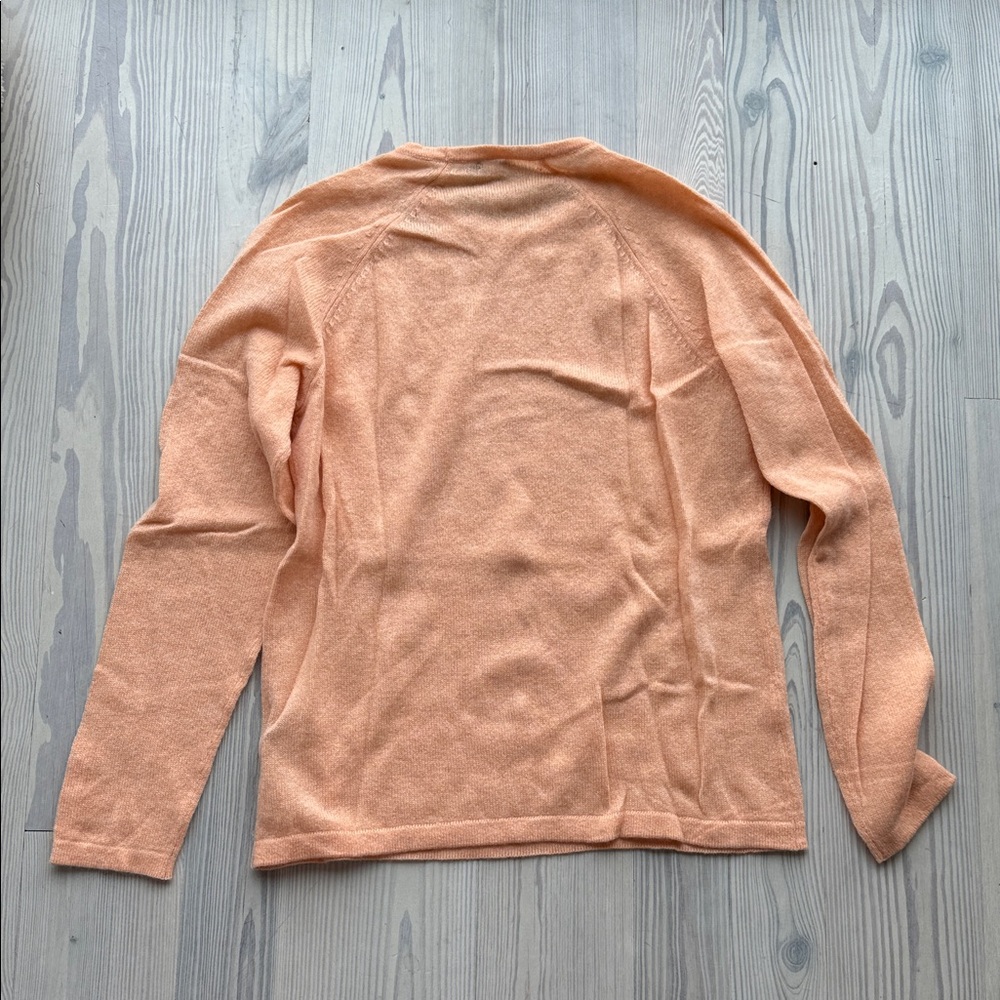 J. McLaughlin Women’s Light Orange/Peach Crewneck Cashmere Sweater - Picture 5 of 5